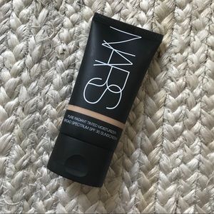 NARS Pure Radiant Tinted Moisturizer